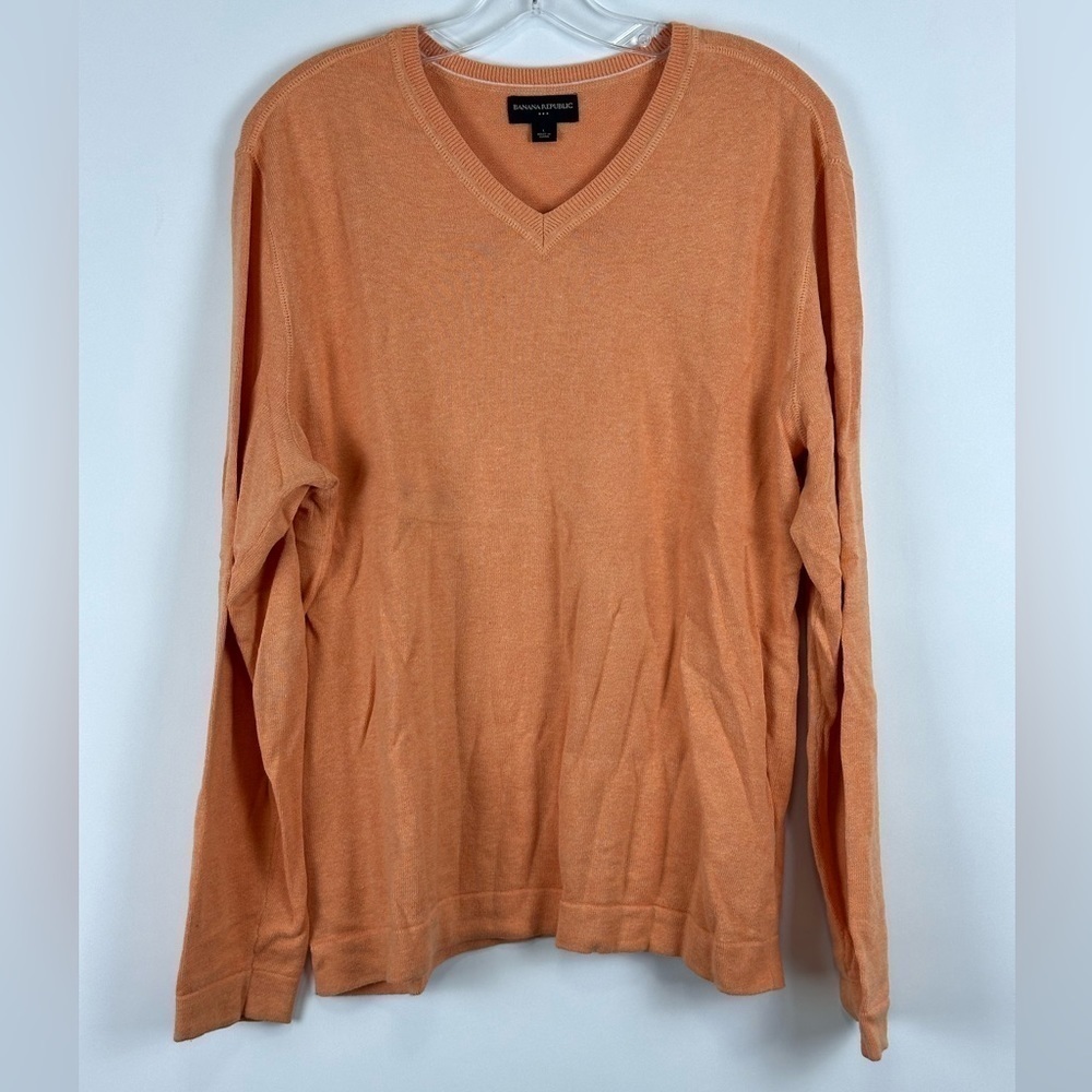 Men's Light Weight  V-Neck Sweater